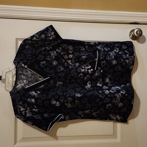 Size xl, Koi brand scrub top